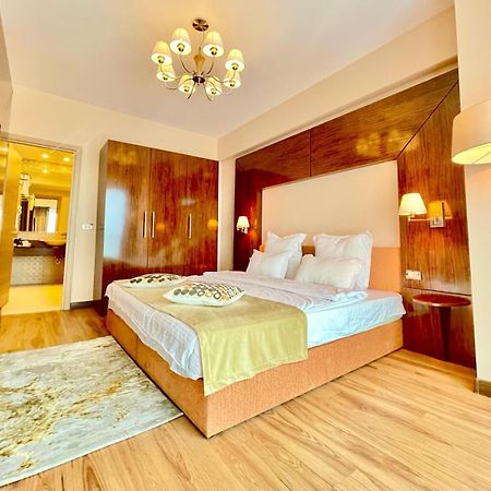 Presidential Luxury Apartments With Amazing View - Yamaluxe Bucarest Exterior foto